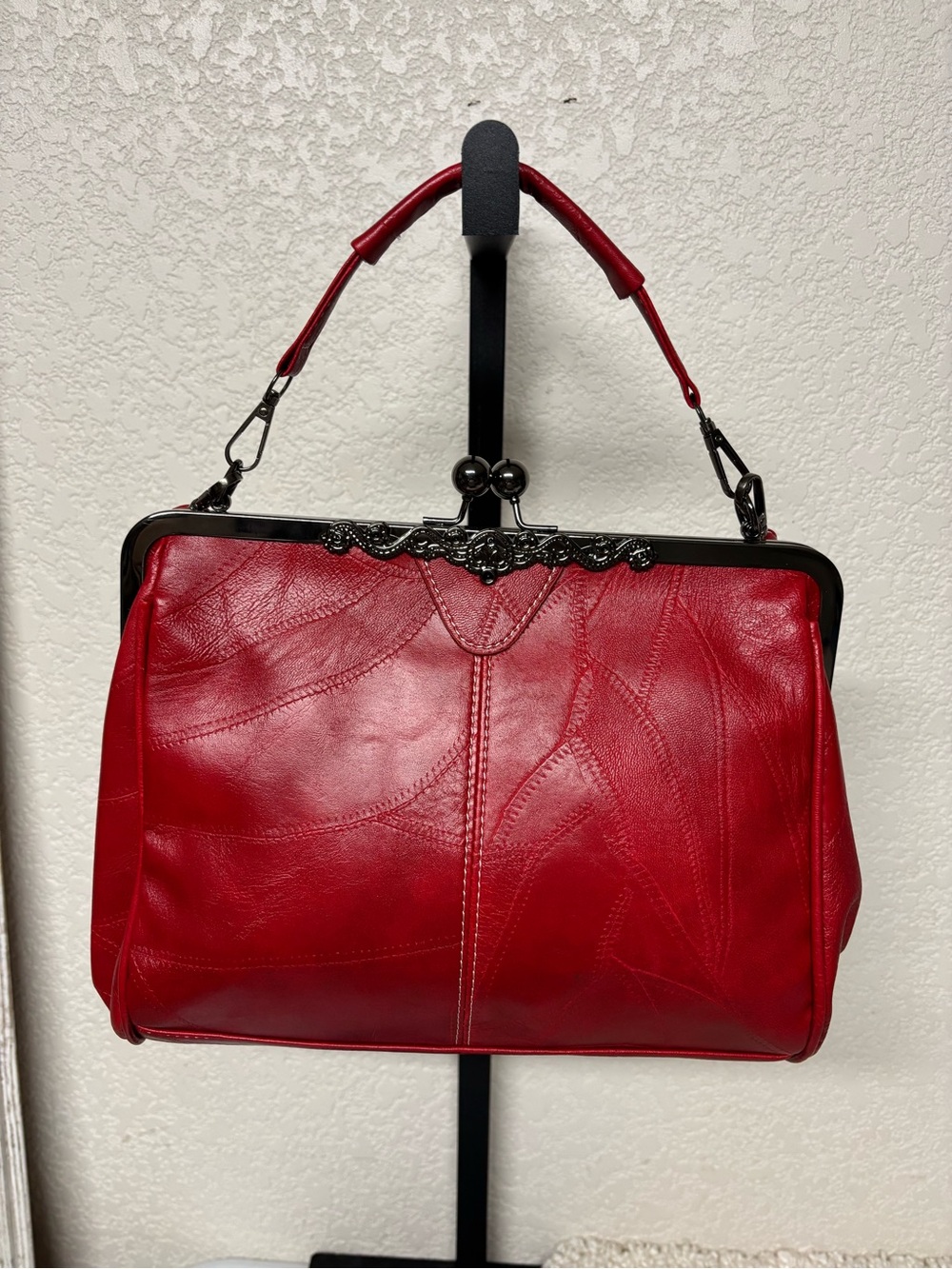 Red Women's Vintage-Style Frame Shoulder/Handbag